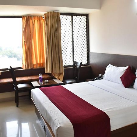 Hotel Pc Residency ไมซอร์ ภายนอก รูปภาพ